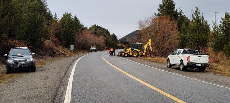 Vialidad Nacional realiza tareas de Conservación  entre Bariloche y El Bolsón